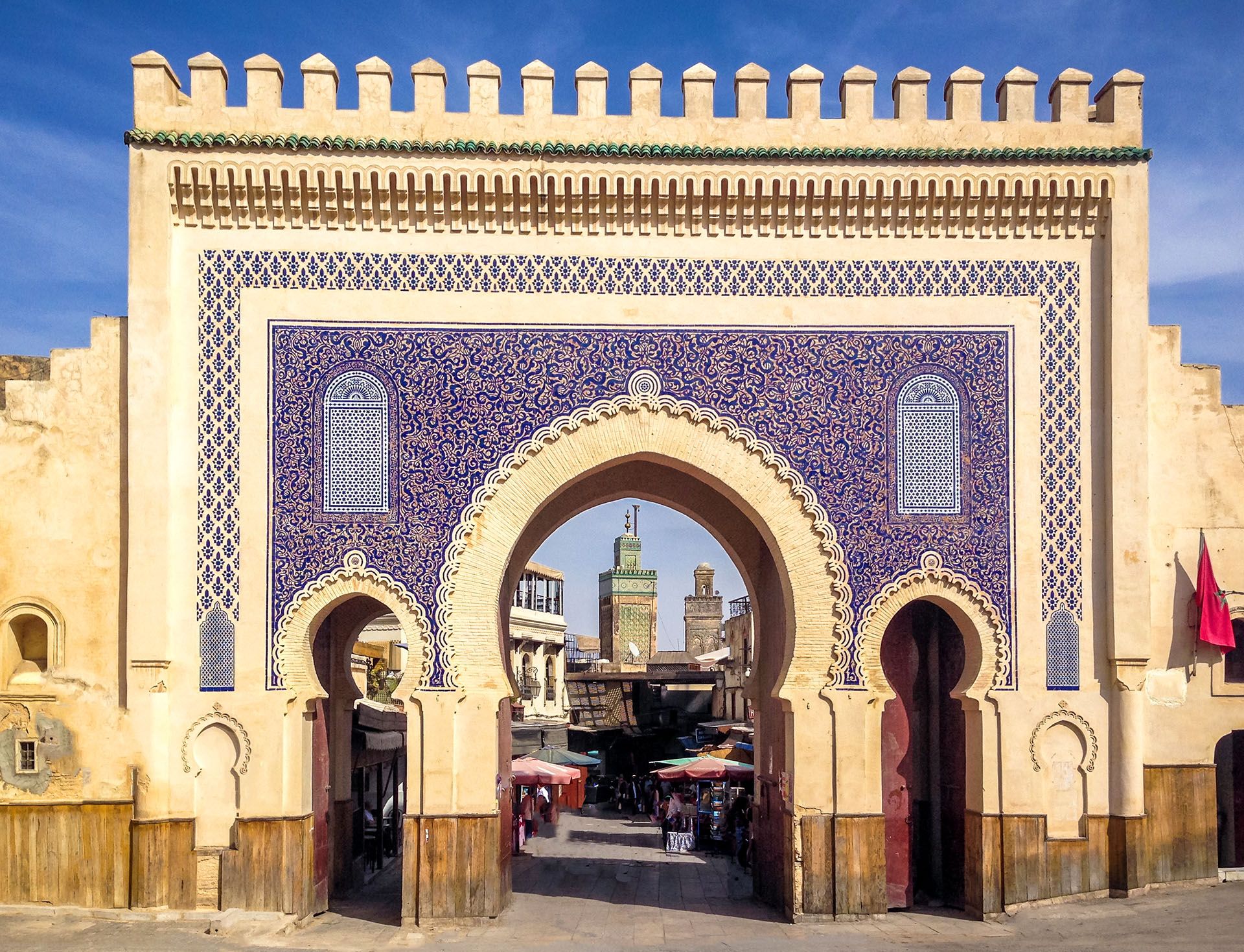 Bab Bou Jeloud gate (Blue Gate) - Fez, Maroko © Shutterstock