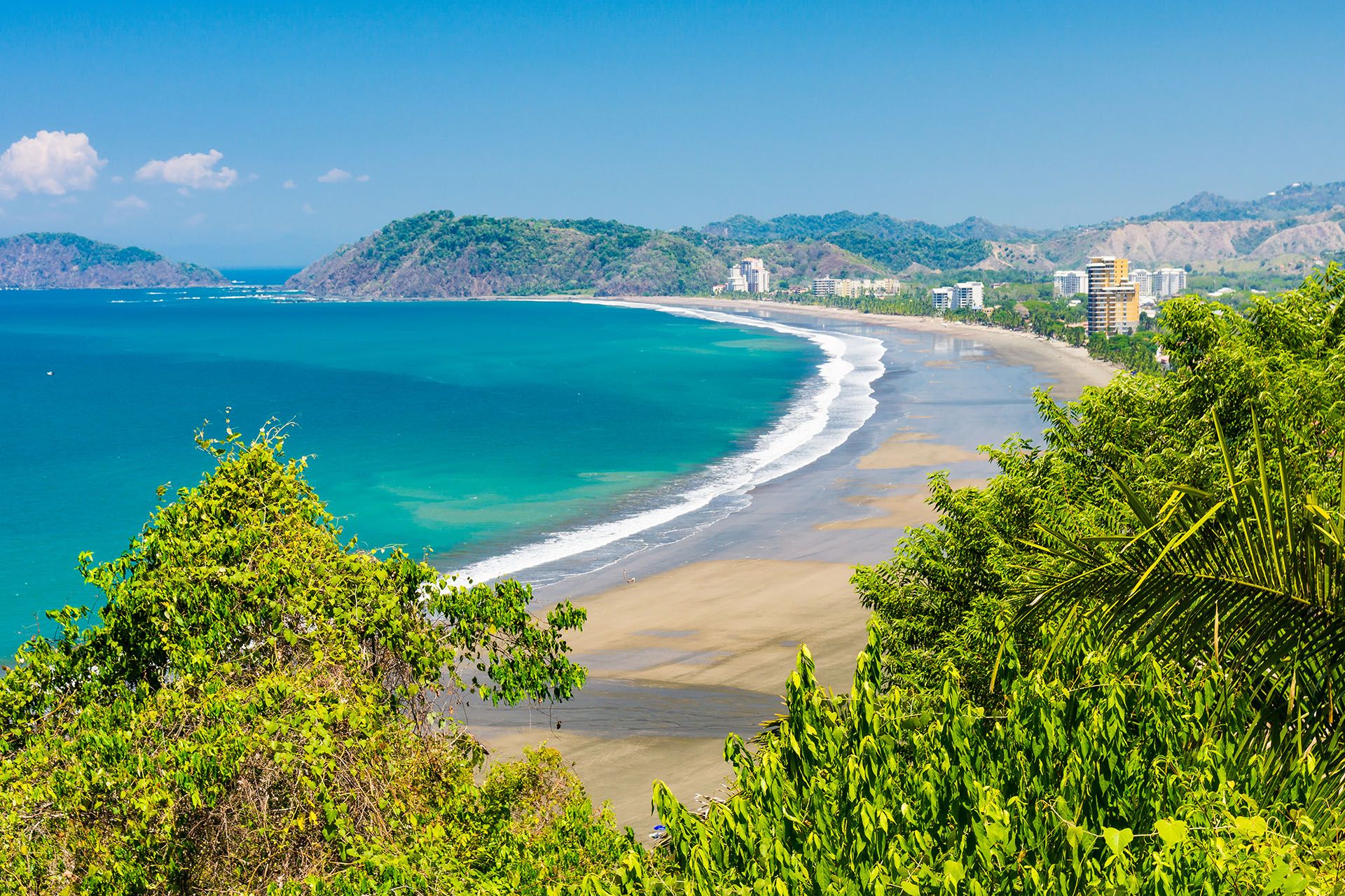 Jaco Beach Costa Rica © Shutterstock