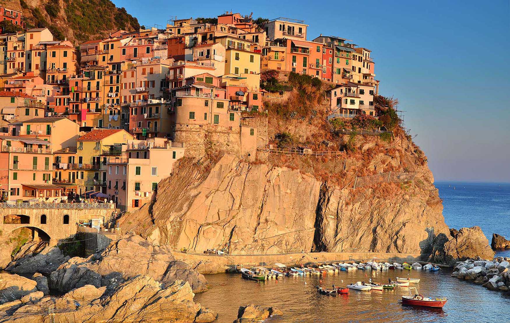 Manarola, Cinque Terre, Italy © Shutterstock